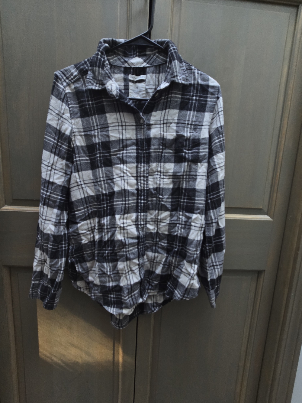 American Eagle Outfitters Black and White Plaid Button-Down Shirt